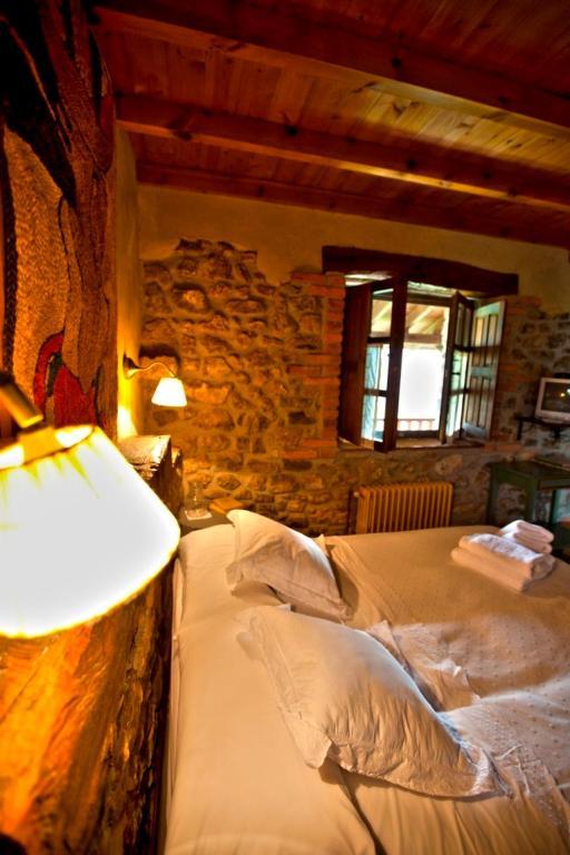 La Casona De Con Guest House Mestas De Con Room photo