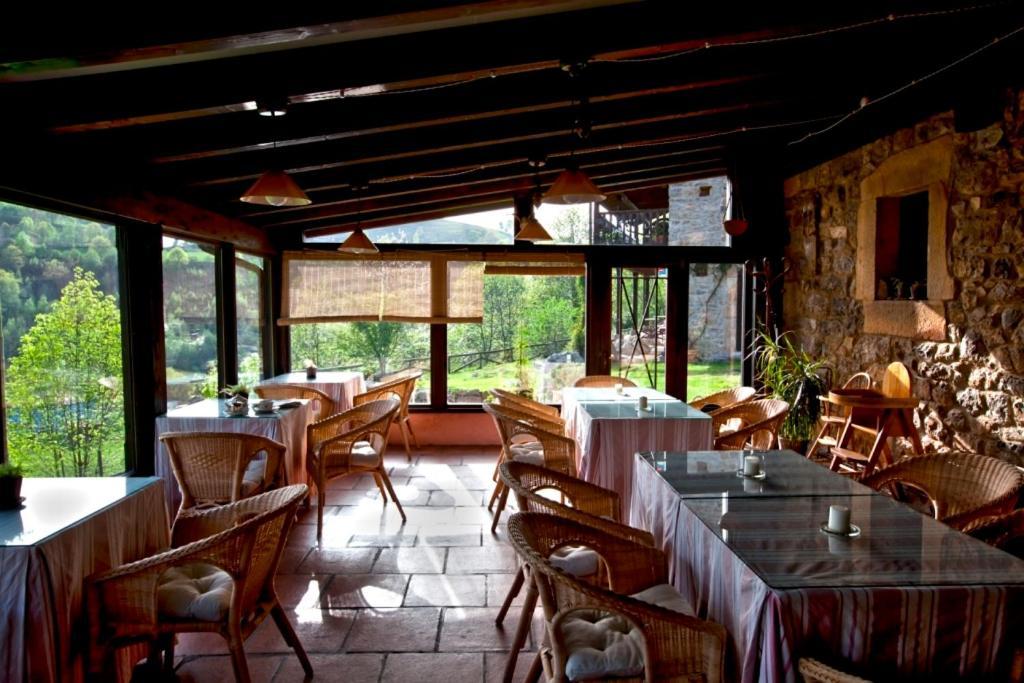 La Casona De Con Guest House Mestas De Con Exterior photo