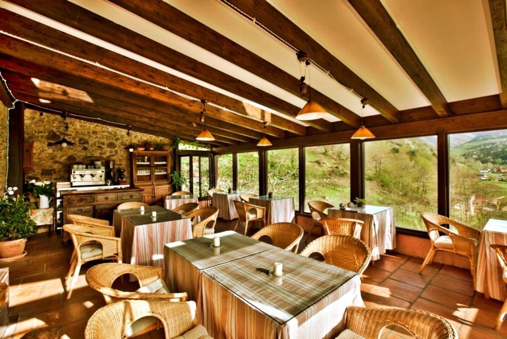 La Casona De Con Guest House Mestas De Con Exterior photo